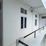 Spot On 93326 Pondok Anie Syariahnearjembatan Siak