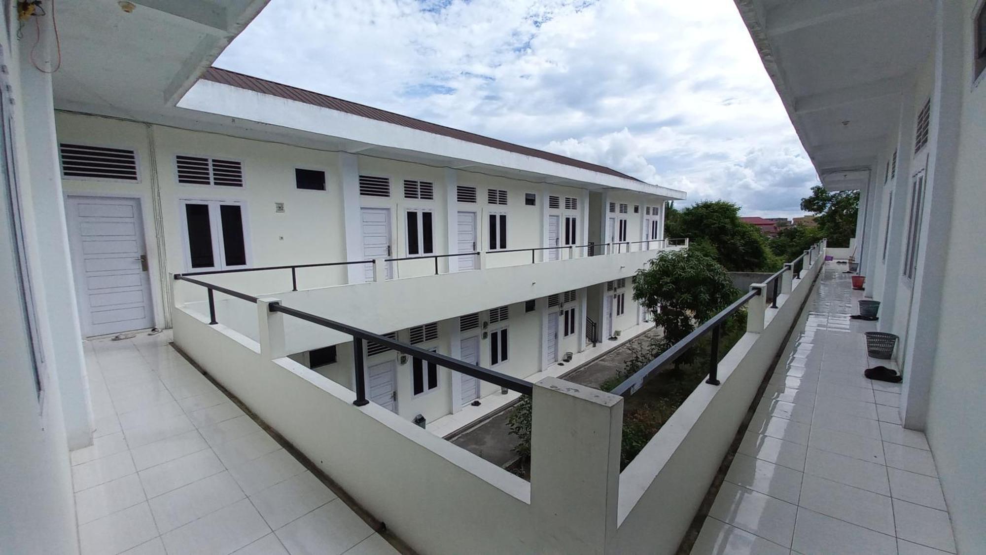 Hotel Spot On 93326 Anie Syariahnearjembatan Siak 2*