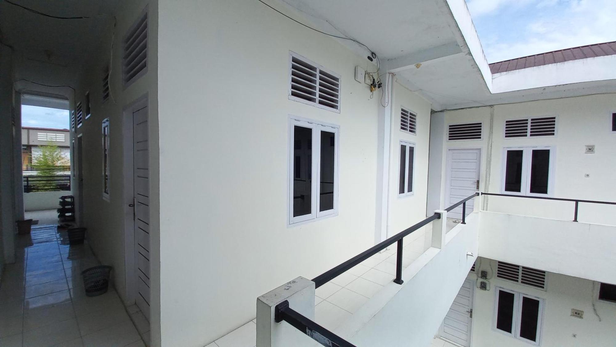 Spot On 93326 Anie Syariahnearjembatan Siak Pekanbaru
