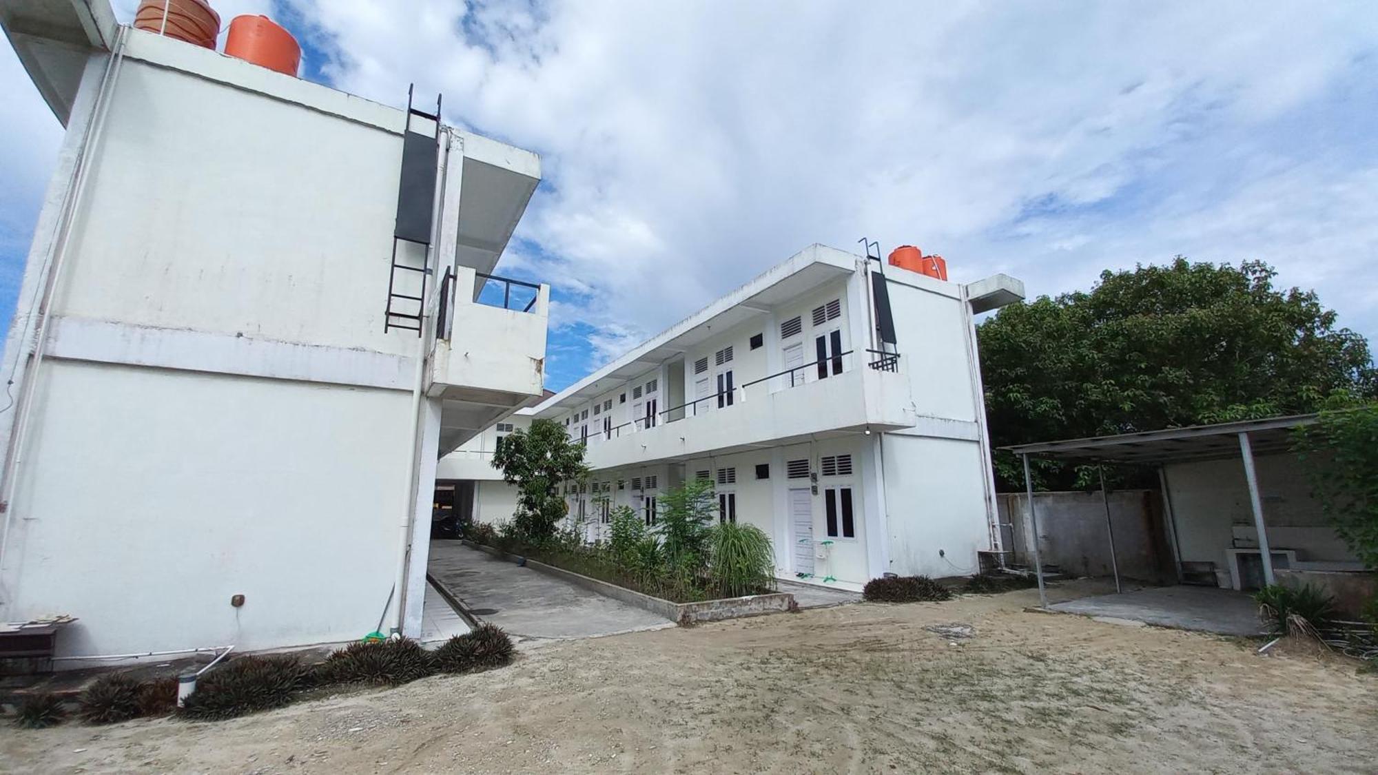 Spot On 93326 Anie Syariahnearjembatan Siak Hotel 2*