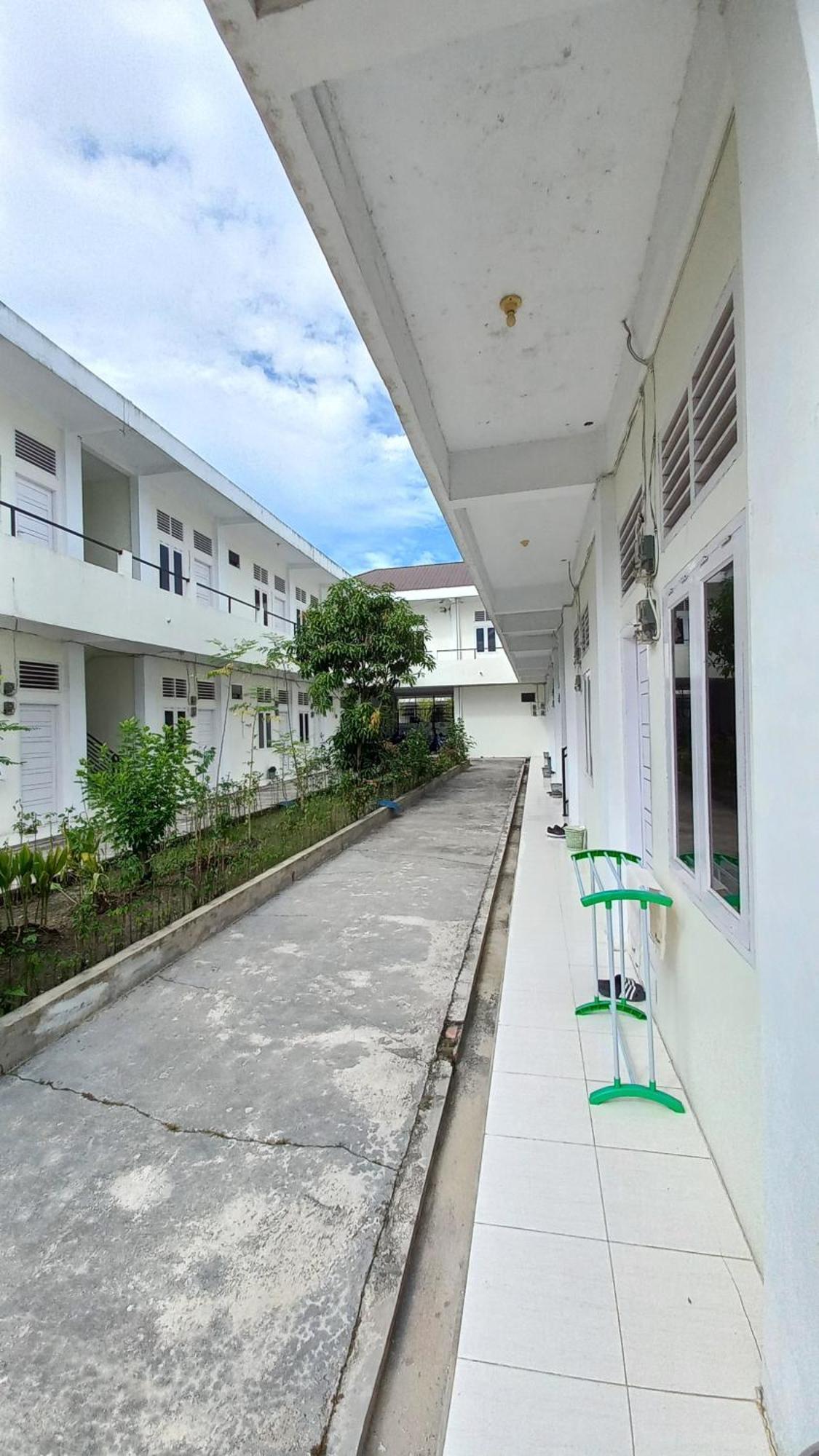 Spot On 93326 Anie Syariahnearjembatan Siak Hotel Pekanbaru